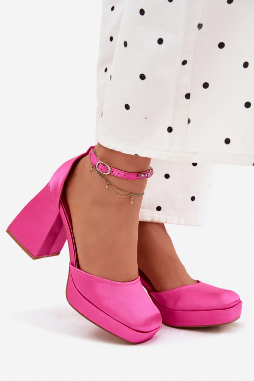 Rosa Sandalen mit Absatz und Satin-Finish Calistae