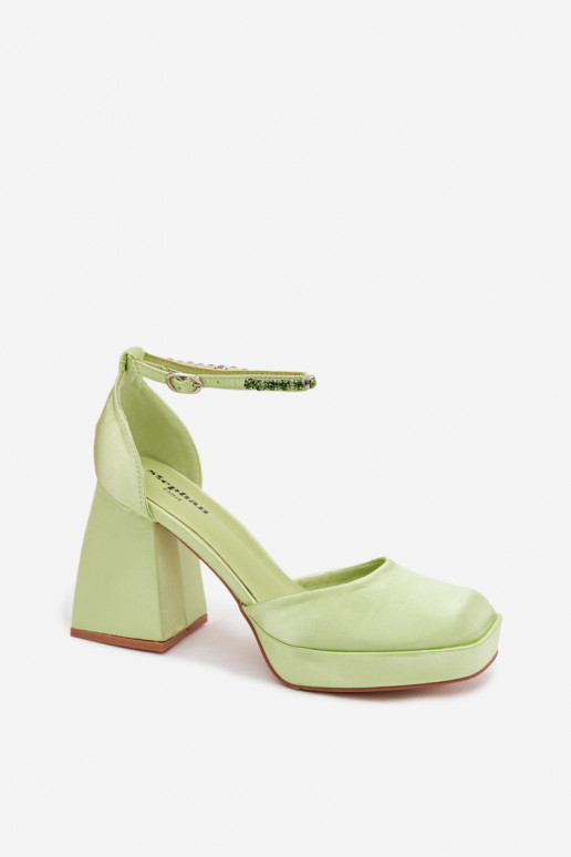 Grüne Sandalen mit Absatz und Satin-Finish Calistae