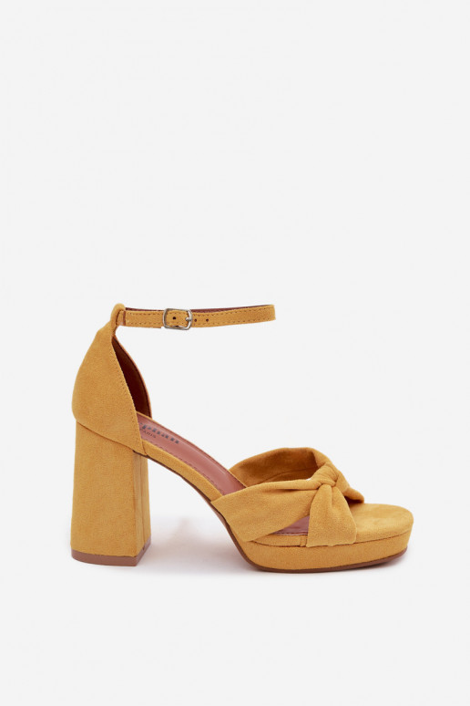 Gelbe High-Heels Sandalen aus Kunstveloursleder Rosetta