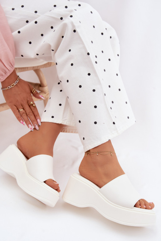 Damenhausschuhe mit einer Plattform Zueiße Farbe Virelia