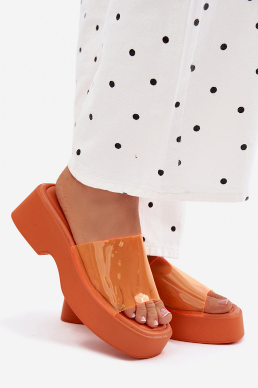 Damenhausschuhe mit einer PlattformTransparentnym Streifenem orange Farbe Selestia
