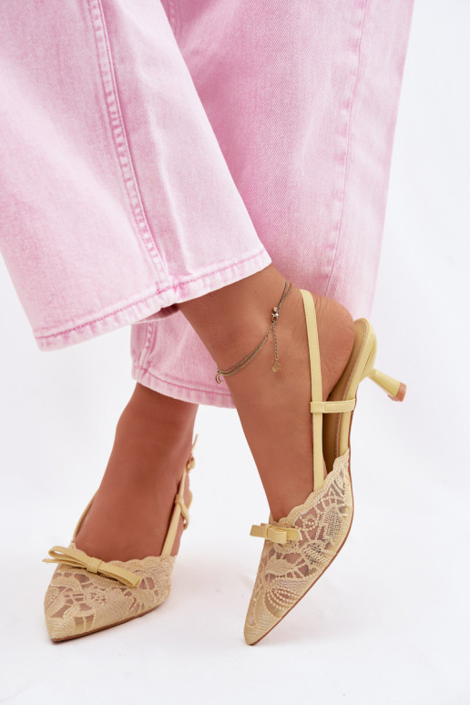 Schnürsandalen Feminin Ermöglicht obcasie mit Bändern gelbe Farbe Es mussribelle