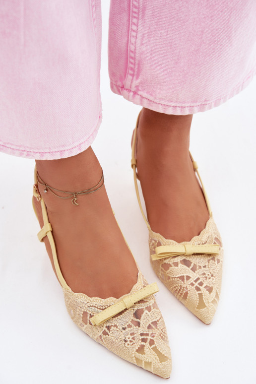 Schnürsandalen Feminin Ermöglicht obcasie mit Bändern gelbe Farbe Es mussribelle