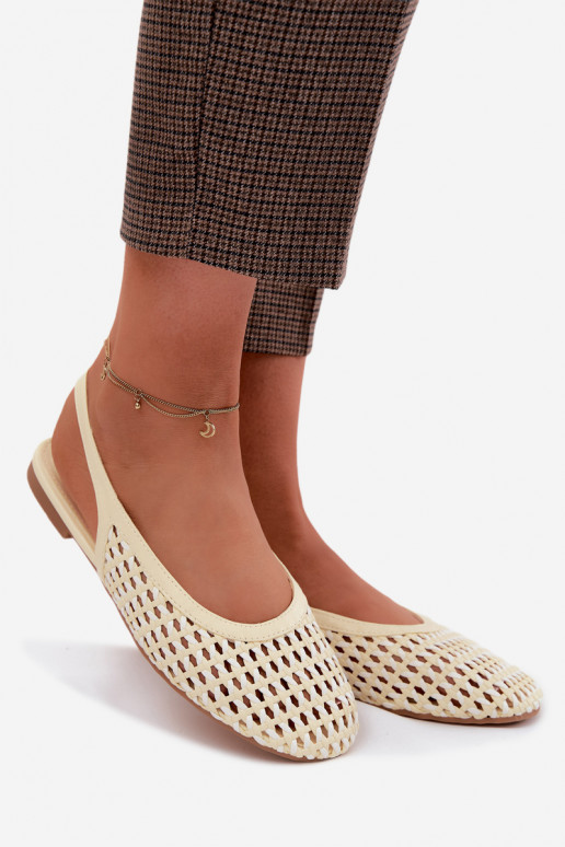 Damensandalen mit durchbrochenen Elementen gelbe Farbe Selviora