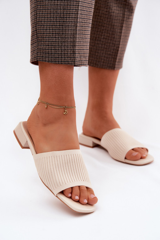  Damenhausschuhe mit breiten Absätzen elfenbeinfarbe Belissea