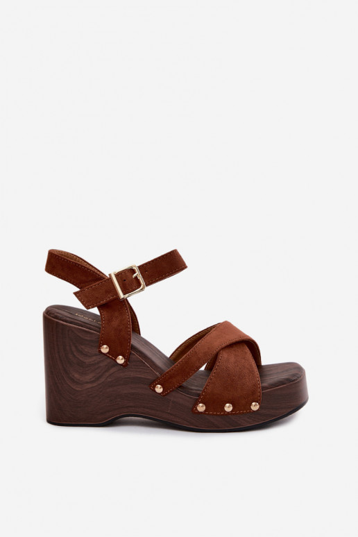 Damensandalen mit einer Plattform Ze goldene Farbemi Stollen braune Farbe Velvra