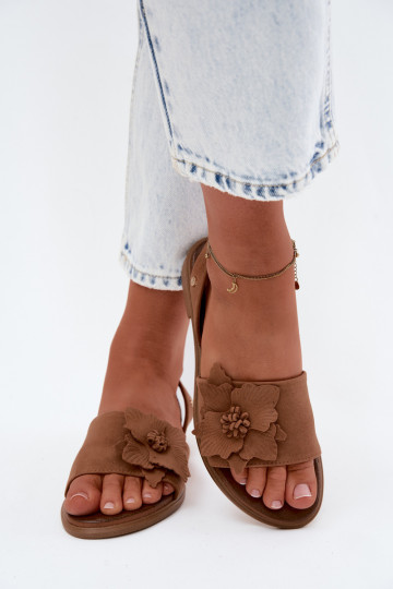 Wildledersandalen mit breiten Absätzen und dekorativen Blumen Zazoo 407471 in Braun