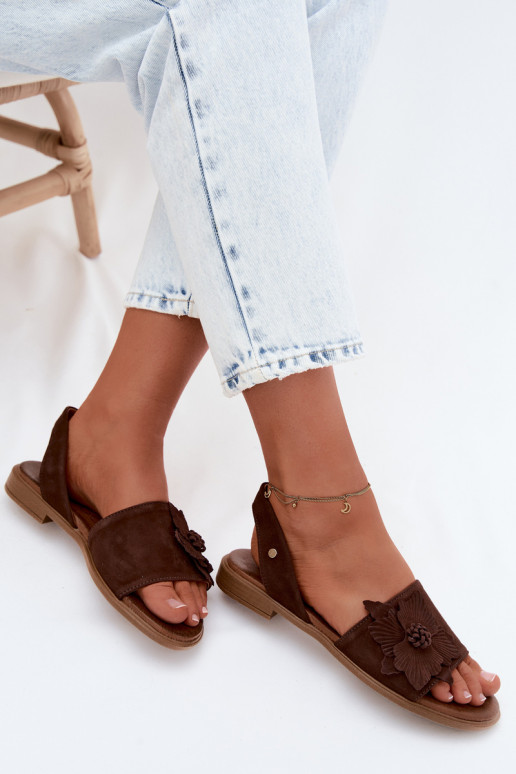 Wildledersandalen mit breiten Absätzen und dekorativen Blumen Zazoo 407471 in Schokolade