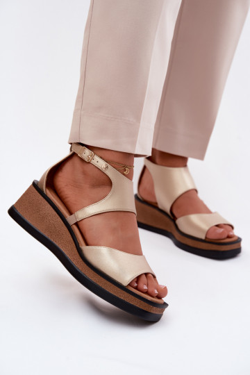 Haut Plateausandalen Es mussciejka K7471-26 goldene Farbe 2