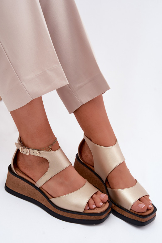 Haut Plateausandalen Es mussciejka K7471-26 goldene Farbe