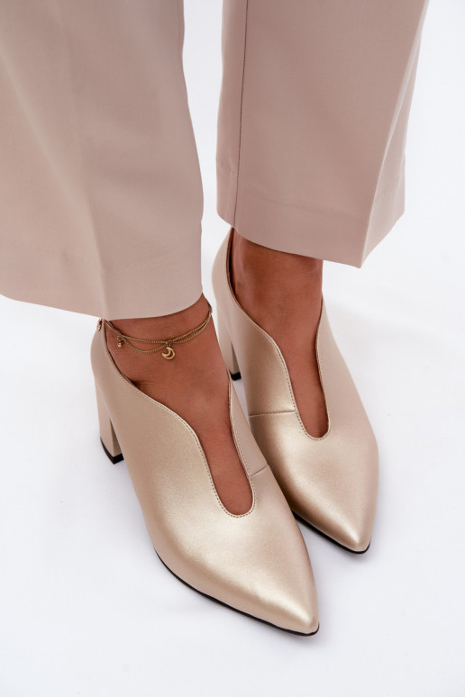 Haut Schuhe Feminin mit Absätzen Es mussciejka K7469-26 goldene Farbe