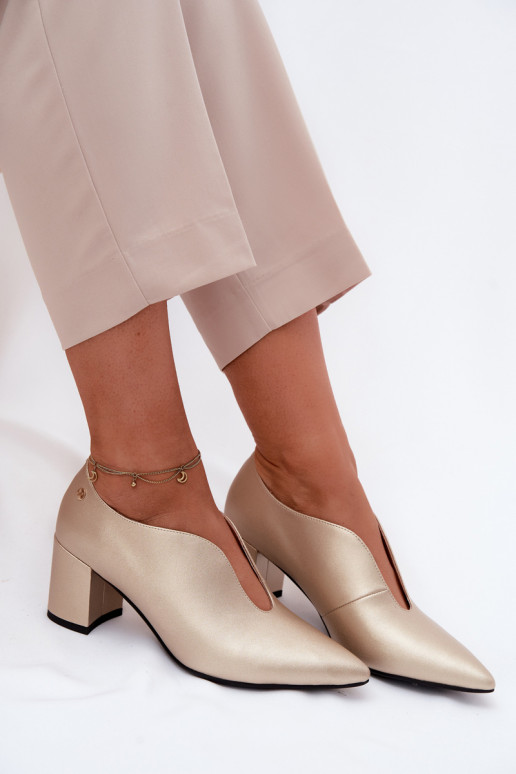 Haut Schuhe Feminin mit Absätzen Es mussciejka K7469-26 goldene Farbe