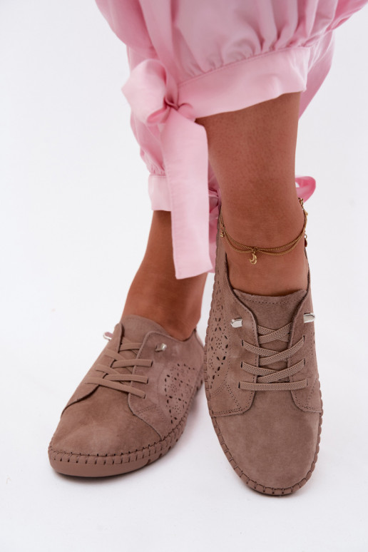 Schuhe mit Durchbrüchen aus Kunstwildleder in sandfarbener Flaria