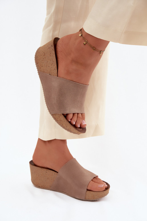 Faux-Suede Damen Hausschuhe auf Korksohle in sandfarbener Ausführung Zazoo 40311