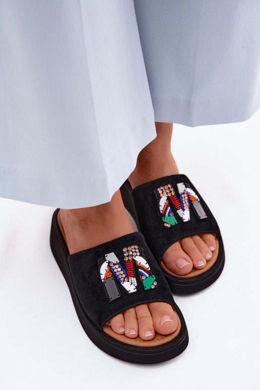 Haut INildleder-Hausschuhe für Damen mit Ornamenten mit einer Plattform Vinceza 66942 schZuarze Farbe