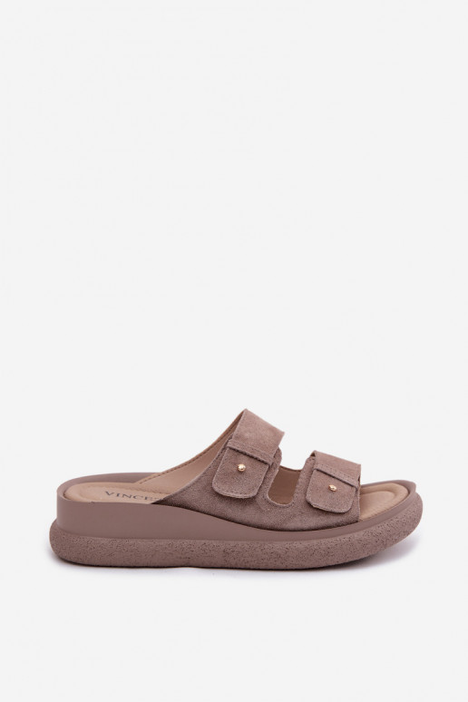 Sandfarbene Kunstveloursleder Damen-Pantoletten auf einer Plattform Vinceza 66916