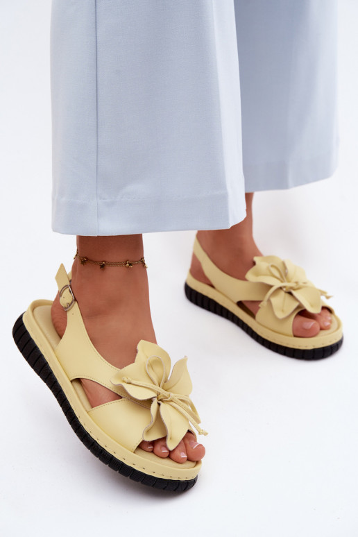 Damensandalen Feminin Mit Dekorationen mit Blumenem Vinceza 66917 gelbe Farbe