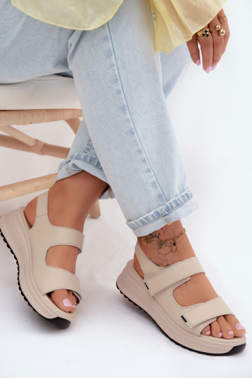 Sandfarbene Damen-Platformsandalen mit klebenden Verschlüssen Jemela