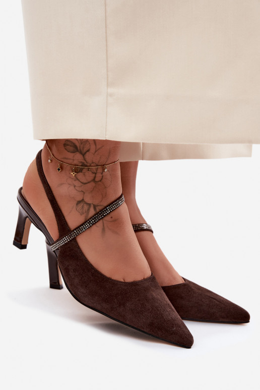 Schokoladenfarbene elegante Wildlederschuhe mit dekorativen Riemen D&A