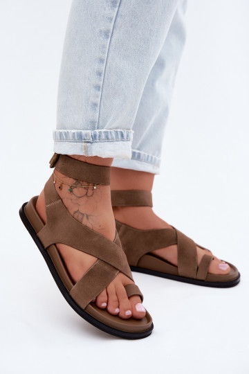 Flache Sandalen aus sandfarbenem Kunstveloursleder 2