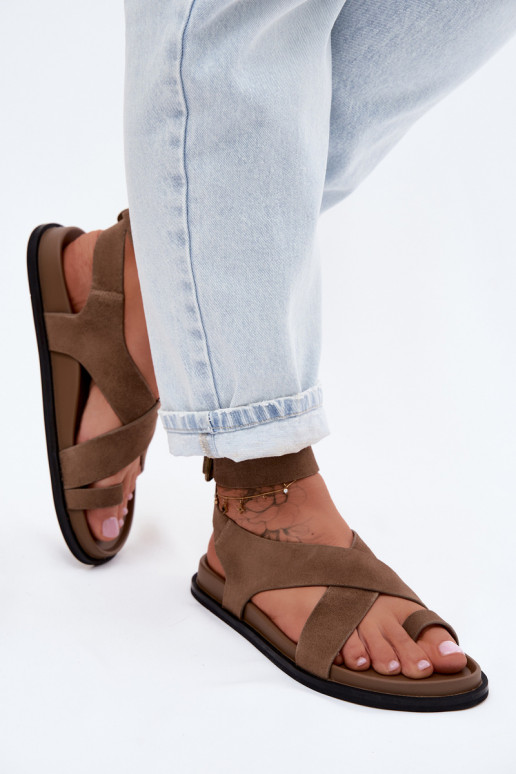 Flache Sandalen aus sandfarbenem Kunstveloursleder