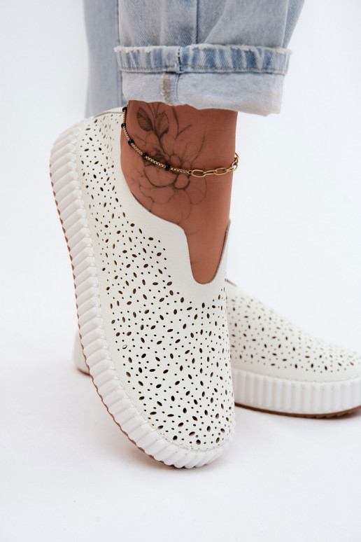 Slipper-Schuhe mit Spitzen-Elementen und Plattform in weißem Glamma