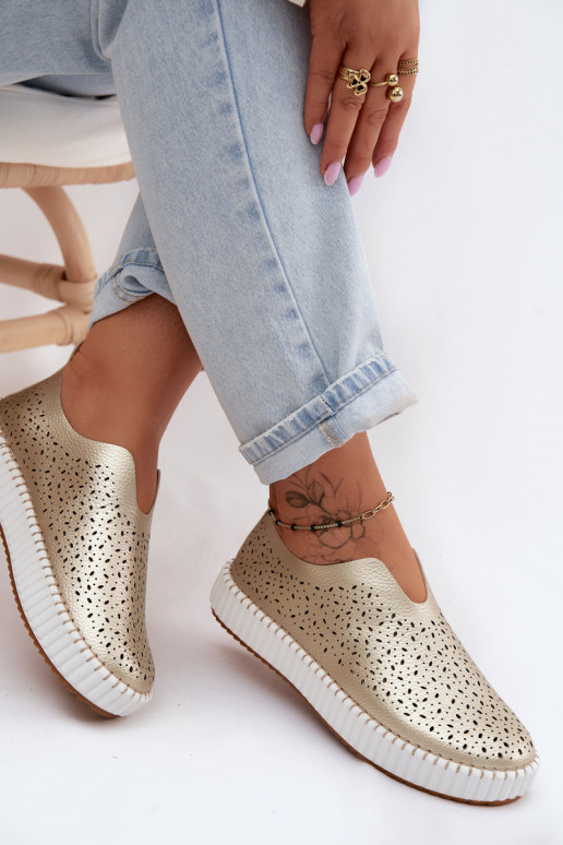 Slipper-Schuhe mit Spitzen-Elementen und Plattform in goldfarbenem Glamma