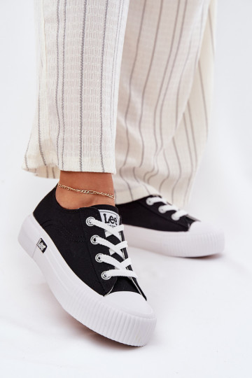 Bequeme Schuhe mit Plattform in Schwarz