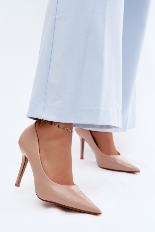 Klassische lackierte High Heels aus sandfarbenem Kunstleder Odira