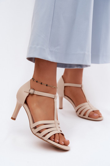 Damen Sandalen mit Riemen auf einem dünnen Absatz in sandfarbig von Sergio Leone