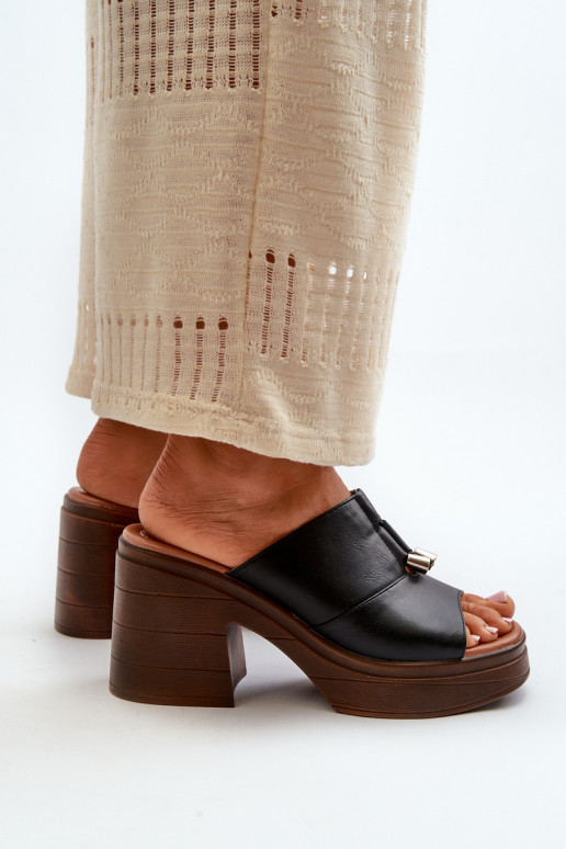 Damenhausschuhe aus Öko-Leder mit einer Plattform I Klocku schZuarze Farbe Dafira