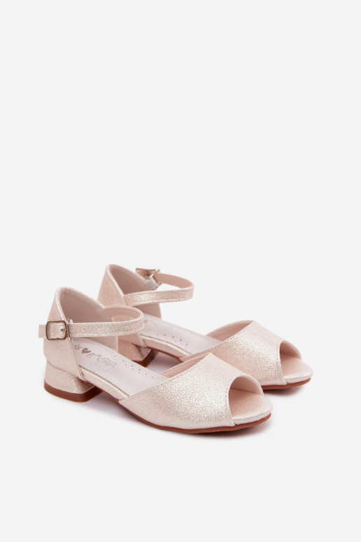 Glänzende Kindersandalen in Sandfarbe Pebble