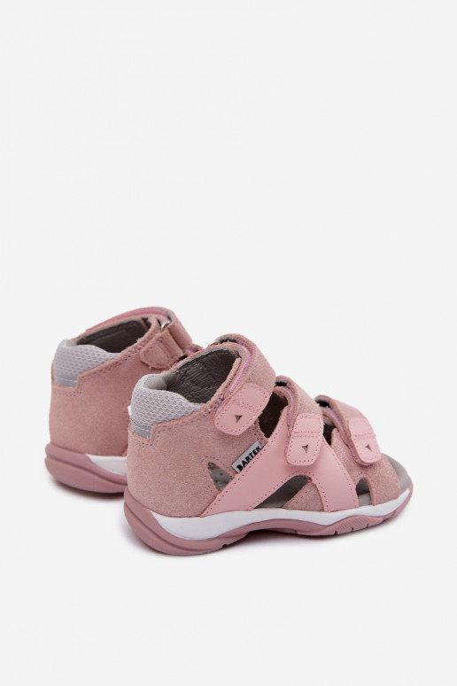 Bartek 84405-85 glänzende Sandalen für Mädchen in Rosa