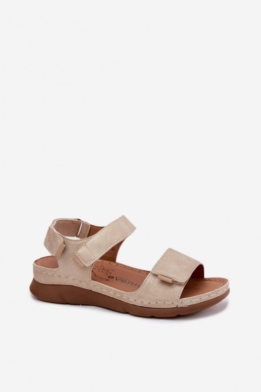 Damensandalen mit einer Plattform goldene Farbe Linora