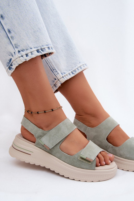 Haut INildledersandalen für Damen mit einer Plattform grüne Farbe Peria