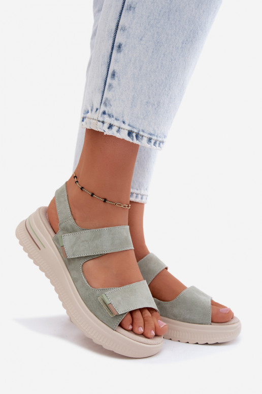 Haut INildledersandalen für Damen mit einer Plattform grüne Farbe Peria