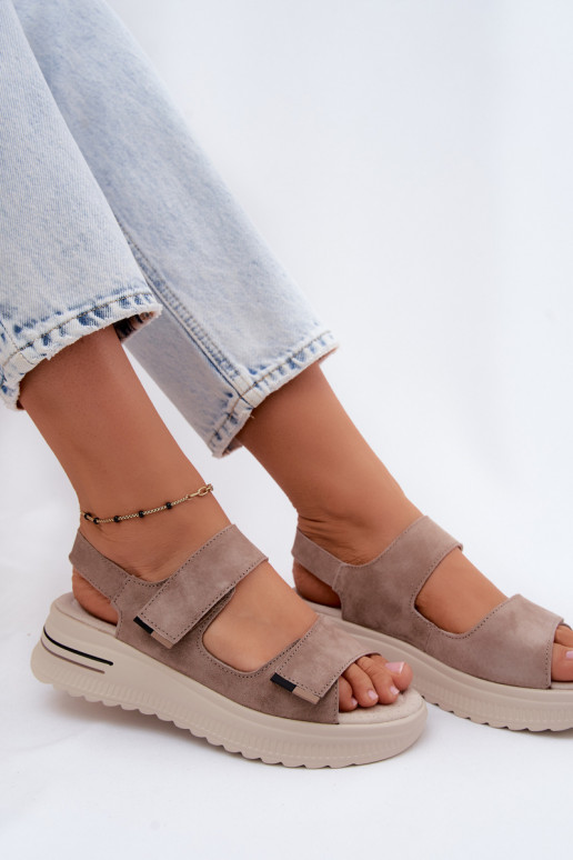 Damen-Platformsandalen aus Kunstveloursleder in Sandfarbe Peria