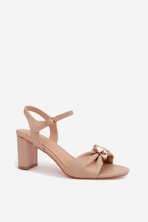 Damen-Sandalen aus Kunstleder mit Absätzen in Sandfarbe Spella