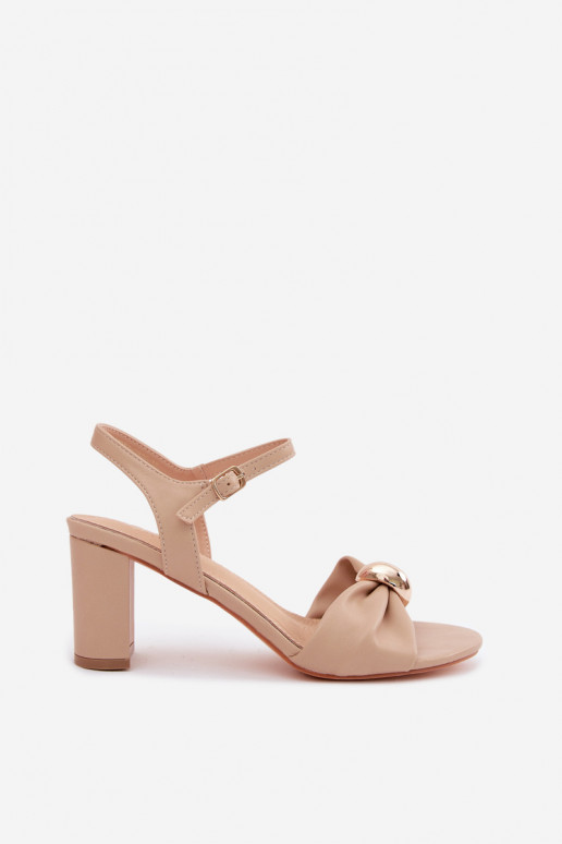 Damen-Sandalen aus Kunstleder mit Absätzen in Sandfarbe Spella