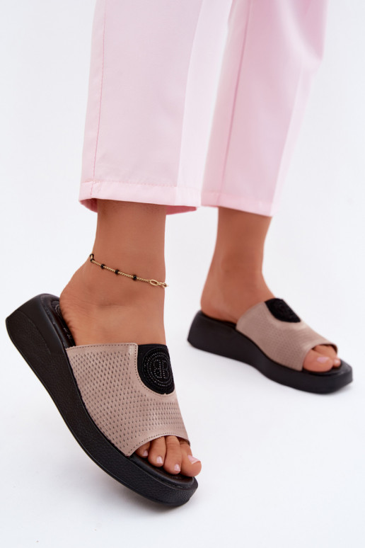 Sandfarbene Damenschuhe aus Kunstveloursleder Fablee