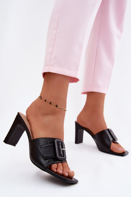 Damen-Pantoletten mit Absatz, Ornamenten und Schnallen in Schwarz Vinceza 22-20159