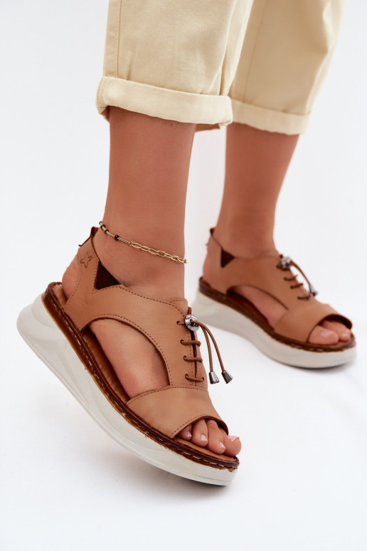 Damensandalen Feminin mit einer Plattform Es mussciejka I7646-29 braune Farbe
