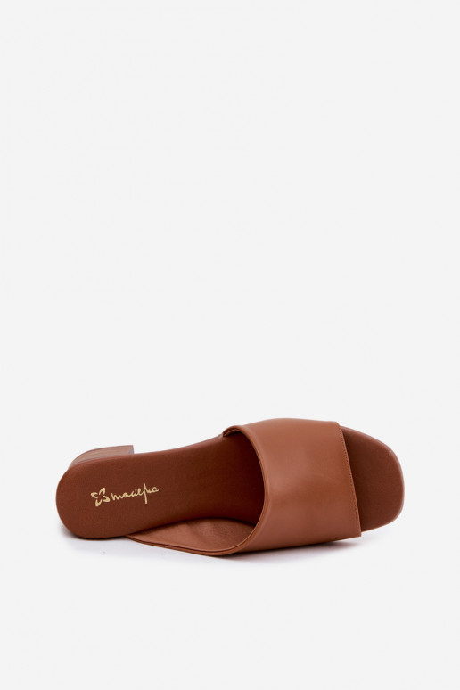 Lederhausschuhe Feminin mit Absätzen Es mussciejka E7395-29 braune Farbe