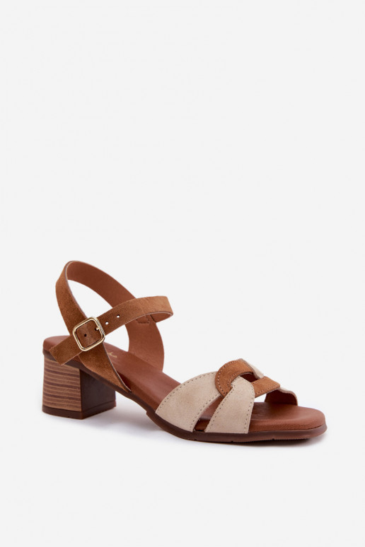 Sandfarbenes Wildleder-Damensandalen mit Absatz