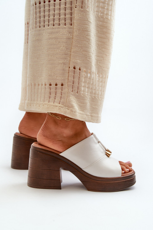 Damen Slippers aus Kunstleder mit Plattform in weiß Dafira
