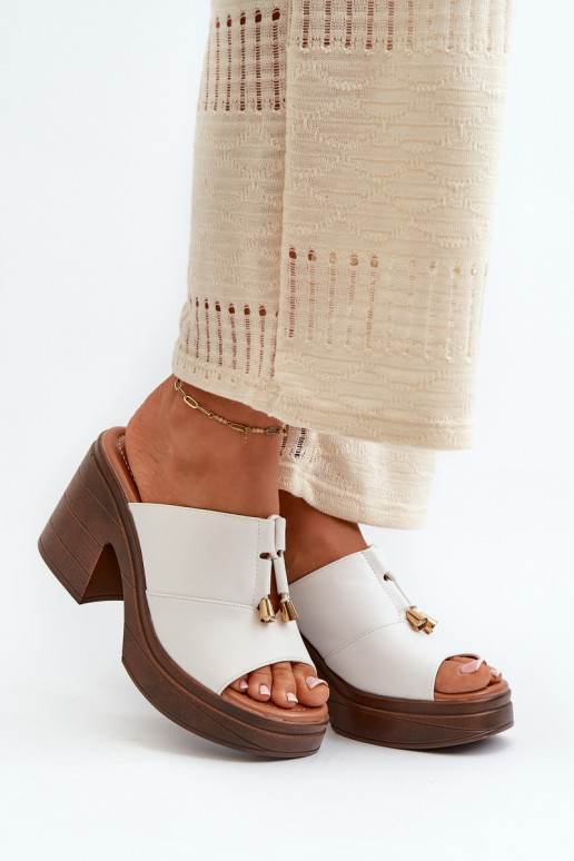 Damen Slippers aus Kunstleder mit Plattform in weiß Dafira