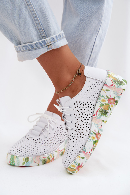 Haut mit durchbrochenen Elementen Schuhe Feminin mit einer Plattform Artiker 54C1604 Zueiße Farbe