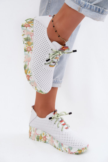Haut Schuhe mit einer Plattform Artiker 58C0598 Zueiße Farbe