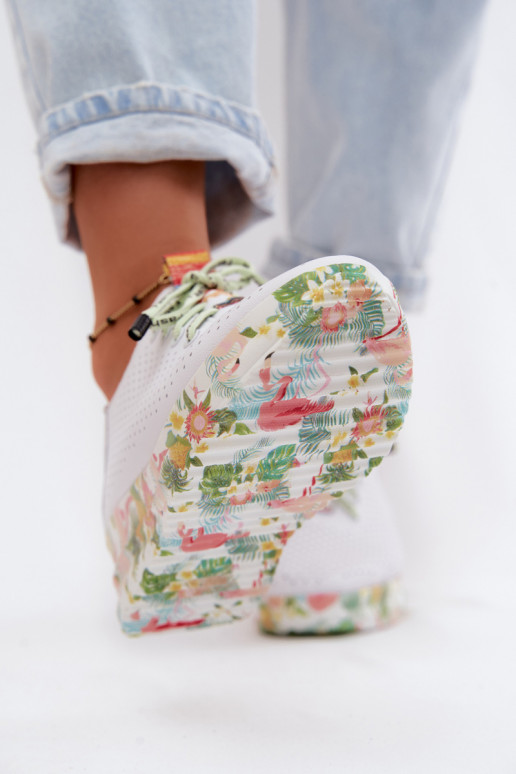 Haut Schuhe mit einer Plattform Artiker 58C0598 Zueiße Farbe