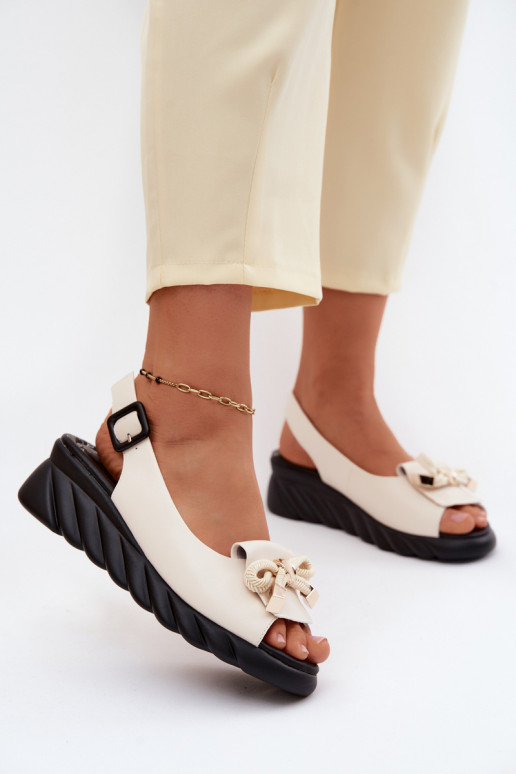 Sandfarbene Damen Sandalen mit Plattform und Ornamenten Artiker 58C0054